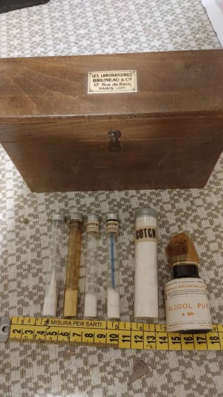 Scatola Analisi antica  Laboratori Bruneau & Cie i
