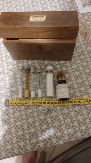 Scatola Analisi antica  Laboratori Bruneau & Cie i
