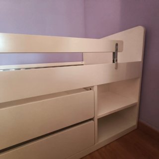 Cama juvenil con colchón y escritorio