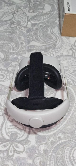 Oculus Quest 2 con accesorios y funda
