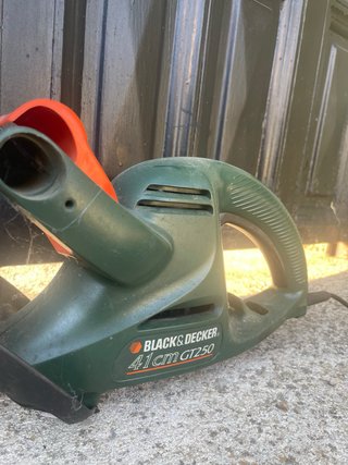 Tagliasiepi Black & Decker GT250 41cm