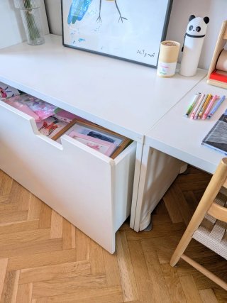 Escritorio infantil con sillas de Zara Home