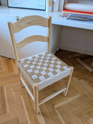 Escritorio infantil con sillas de Zara Home