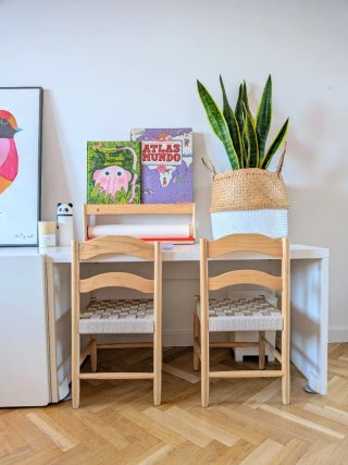 Escritorio infantil con sillas de Zara Home