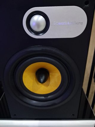 Altavoces Bowers & Wilkins 686