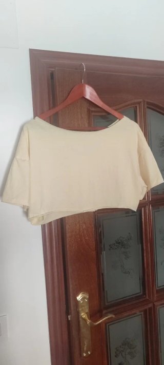 Camiseta amarilla talla única sin estrenar