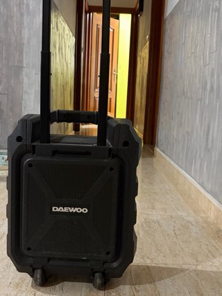 Altavoz Portátil Daewoo (Para Piezas o Reparar)