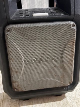 Altavoz Portátil Daewoo (Para Piezas o Reparar)