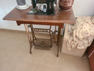 Máquina de coser antigua Wertheim