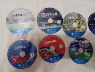 Lote 7 Giochi di Calcio PS4: FIFA e Campioni