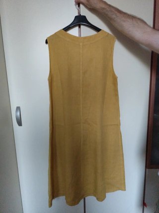 Vestito in lino giallo