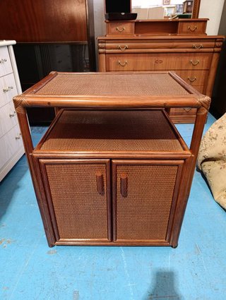 MUEBLE AUXILIAR BAMBÚ Y REJILLA