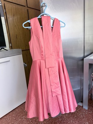 Vestido rosa con lazo