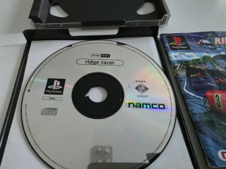 Ridge Racer PS1 Platinum PAL - Caja Rota