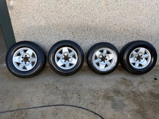 4 Llantas originales Nissan Terrano II 235/70/16