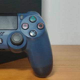 PS4 500GB + Mando