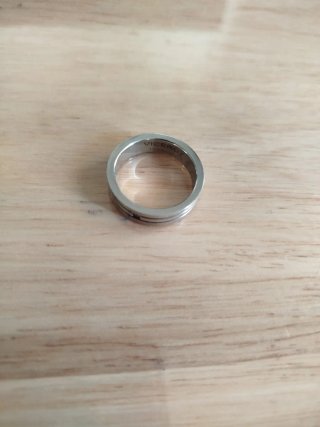 Anillo plateado viceroy.