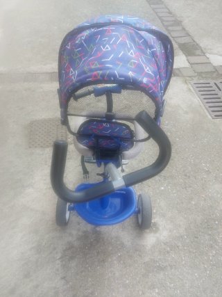 Triciclo Colibrì blu con cappottina