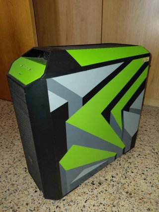 Torre PC Cooler Master Negra y Verde