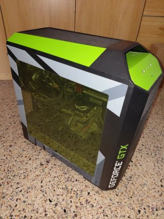 Torre PC Cooler Master Negra y Verde