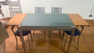 Mesa extensible cocina + 4 sillas