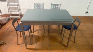 Mesa extensible cocina + 4 sillas
