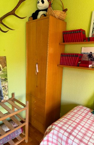 Armario de madera