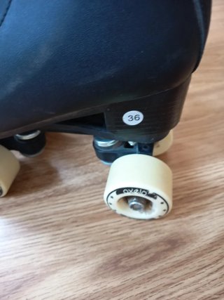 Patines Decathlon Talla 36 Negros