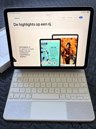 iPad Air M3 Starlight + Magic Keyboard