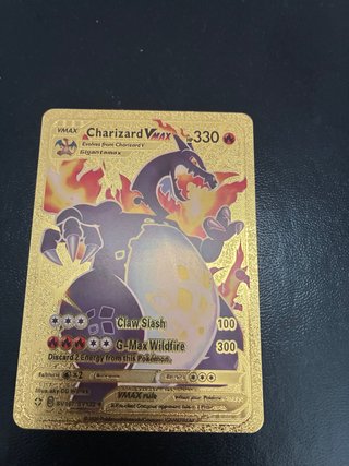 Carta Pokémon Charizard VMAX Dorada