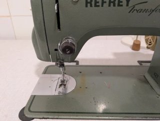 Máquina coser Refrey Transforma 427 con mesa