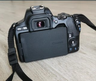 Canon EOS 250D Cámara + Accesorios