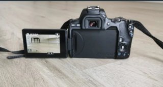 Canon EOS 250D Cámara + Accesorios