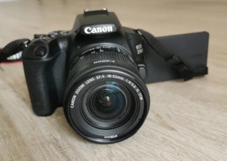Canon EOS 250D Cámara + Accesorios