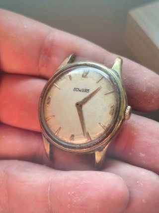 Reloj Duward Dorado y Blanco