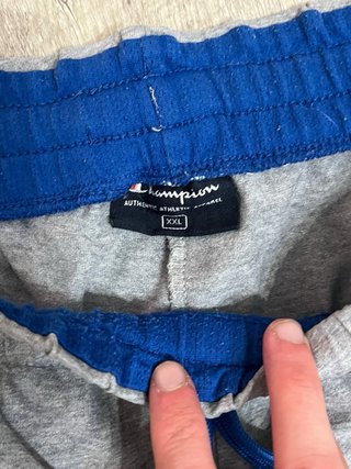 Pantalón corto Champion gris y azul