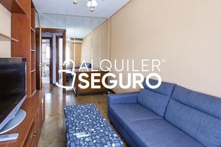 Piso en alquiler en Bellas Vistas en Madrid