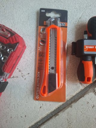 Set cacciavite e cutter Amazon Basics