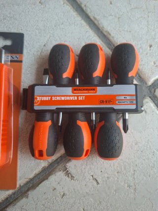 Set cacciavite e cutter Amazon Basics