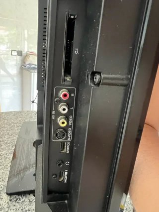 Televisor SHARP 32 pulgadas negro – Como nuevo