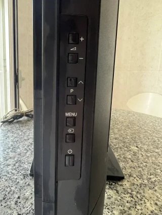 Televisor SHARP 32 pulgadas negro – Como nuevo