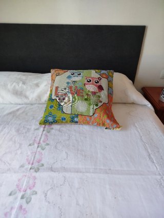 Cojín 45x45 cm con búhos y flores