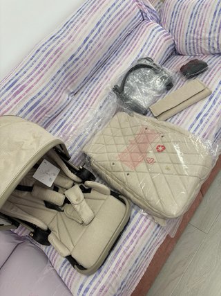 Carrito de bebe Venicci 2 piezas.