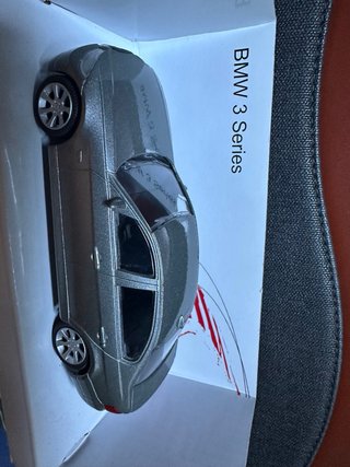 BMW Serie 3 gris oscuro.  Escala 1/43