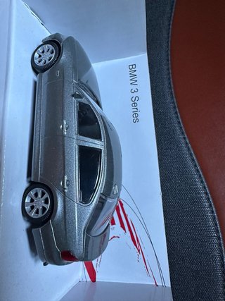 BMW Serie 3 gris oscuro.  Escala 1/43