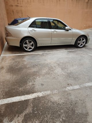 Lexus IS 200