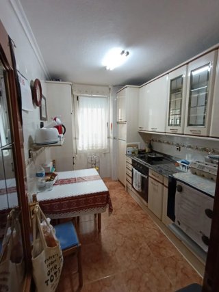 Piso en avenida de los castros 117