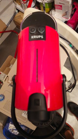 Cafetera Nespresso Inissia Roja