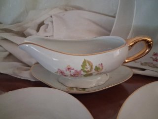 Vajilla porcelana antigua floral dorada