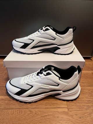 Calvin Klein blancas 45